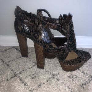 Jessica Simpson “Dany” heels